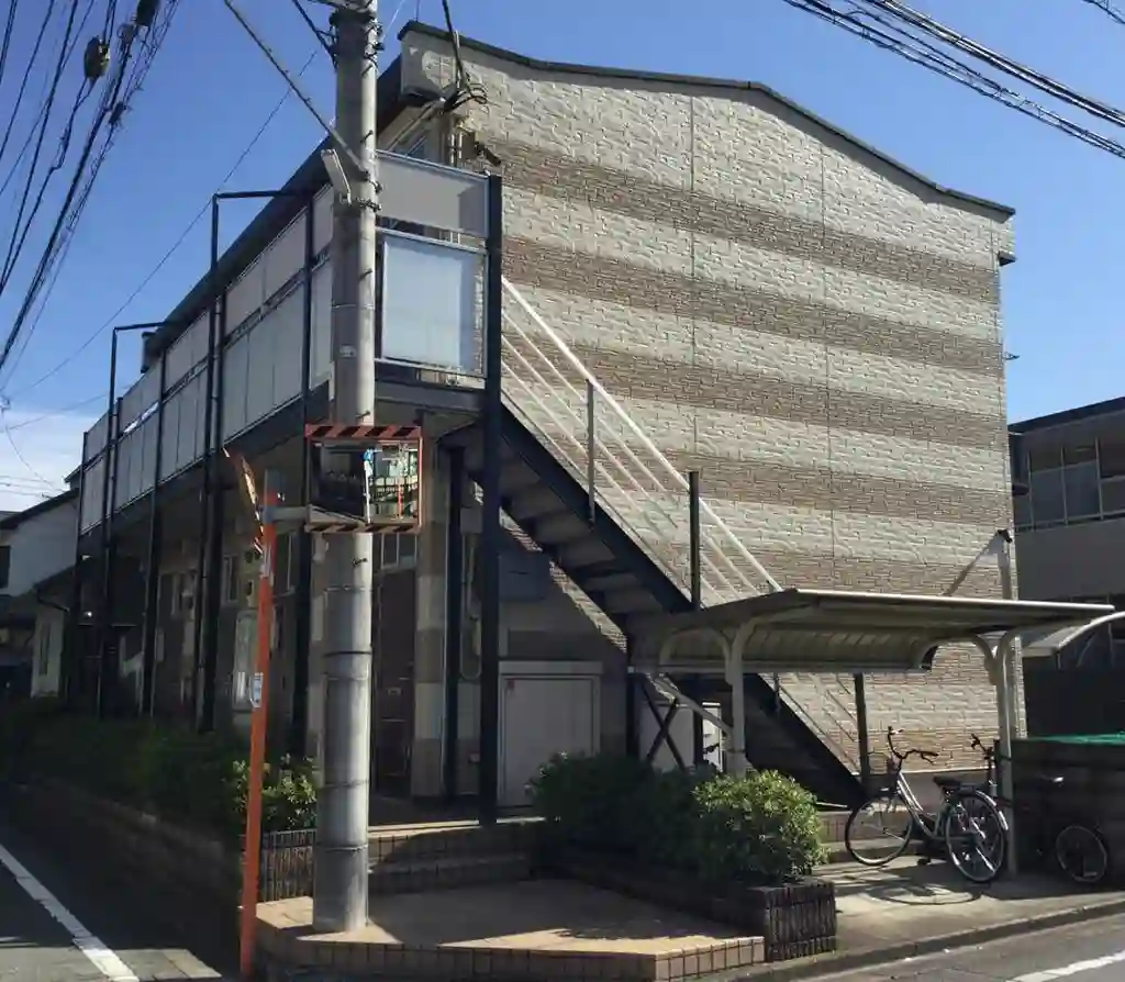 レオパレス立川富士見 外観