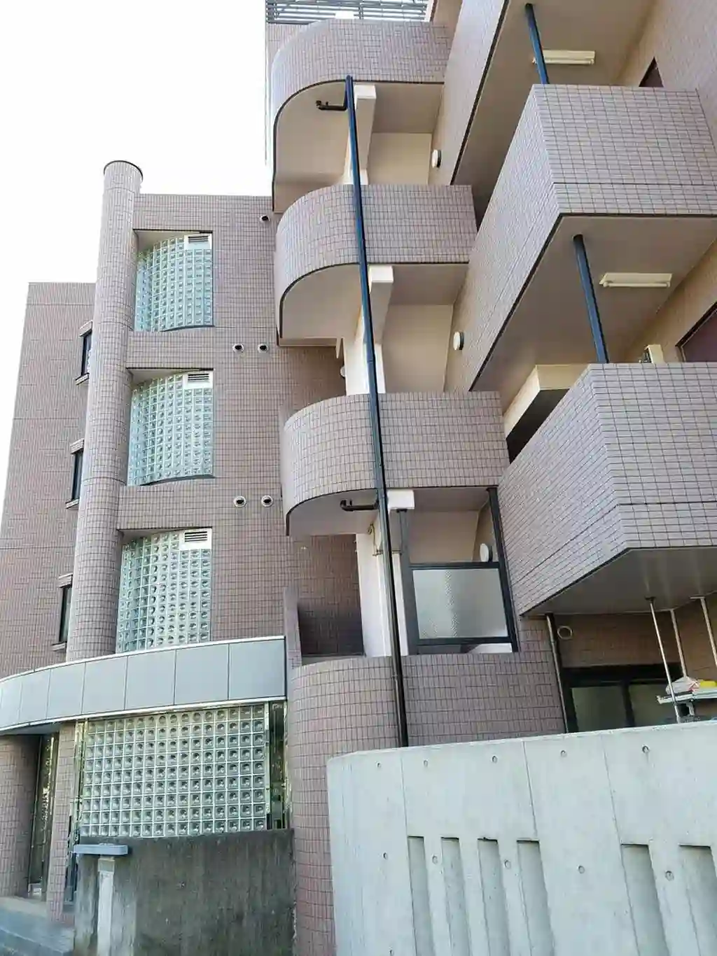 ラフォーレナカダ 外観