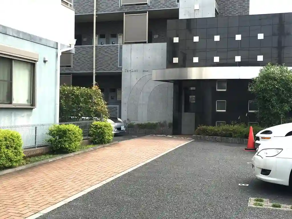 IS-LETDEUX 外観