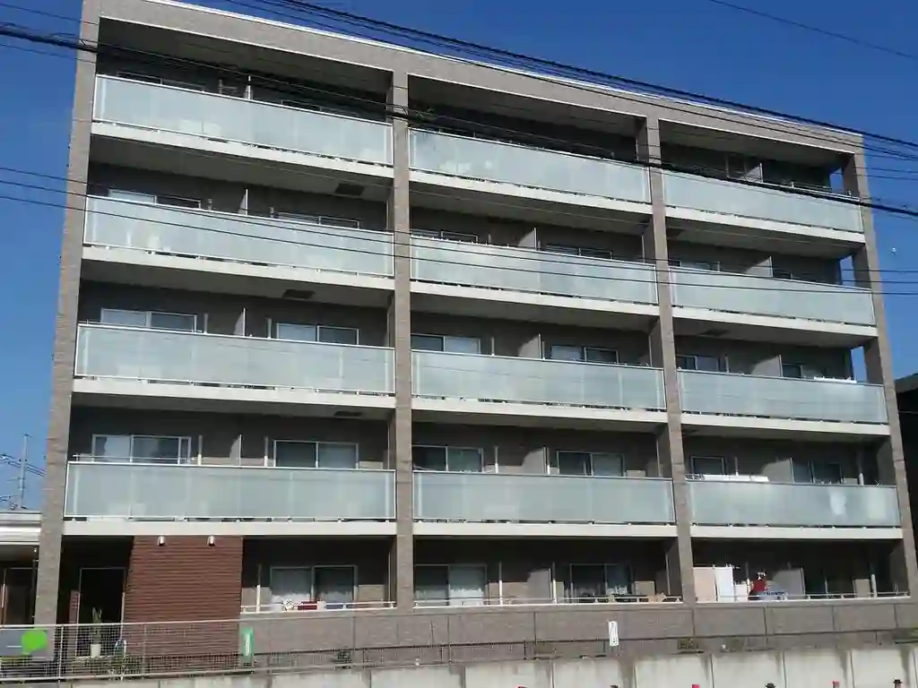 グラスコート 外観
