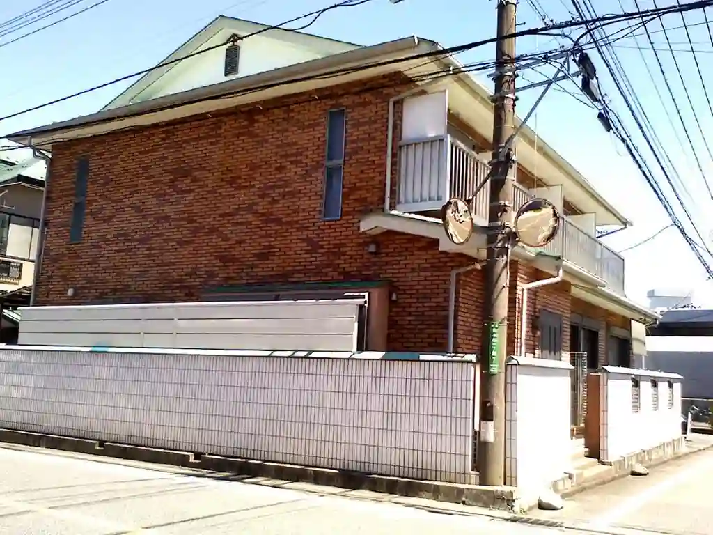 エスコート 外観