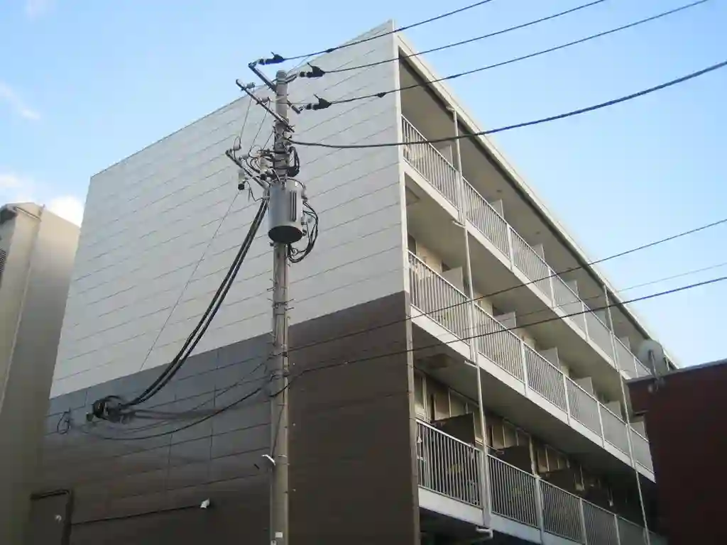 レオパレスヒューゲル参番館 外観