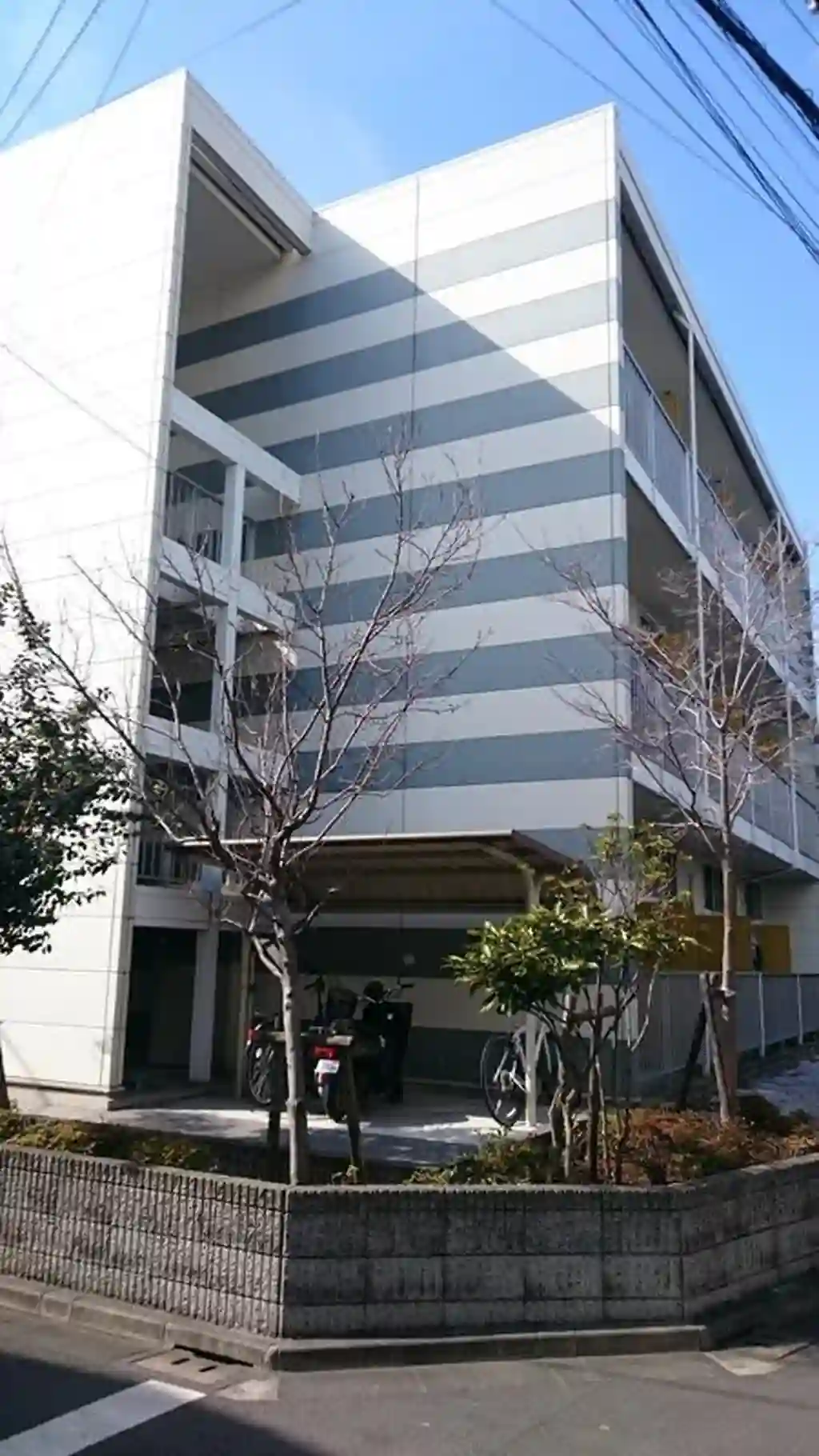 レオパレスオーロラ 外観