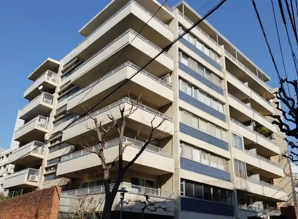 秀和青山レジデンス 外観
