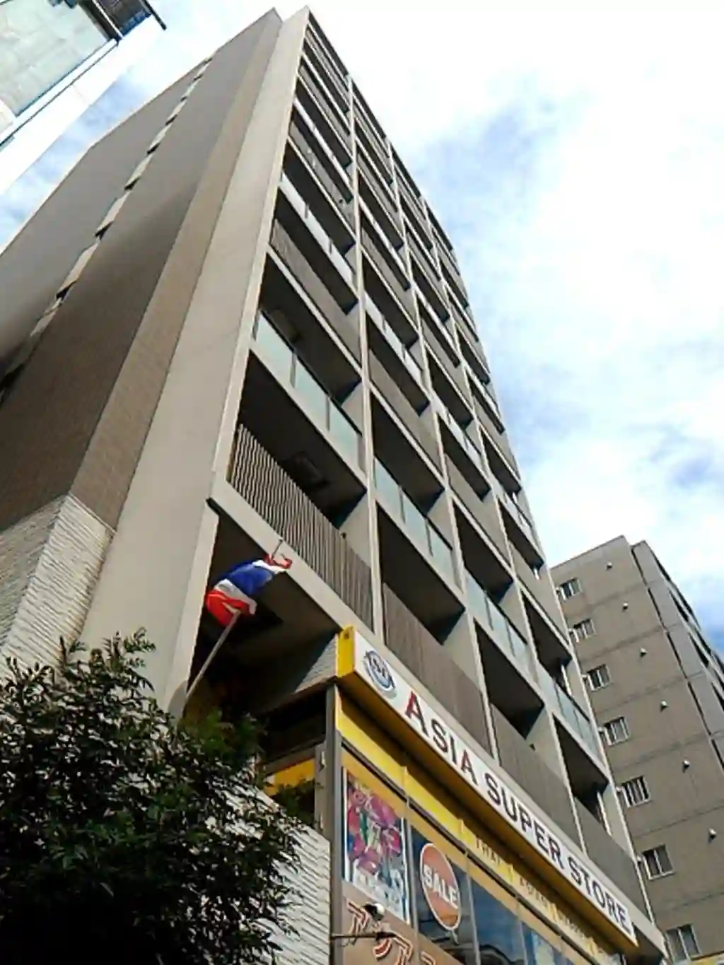 シャルール新宿 外観