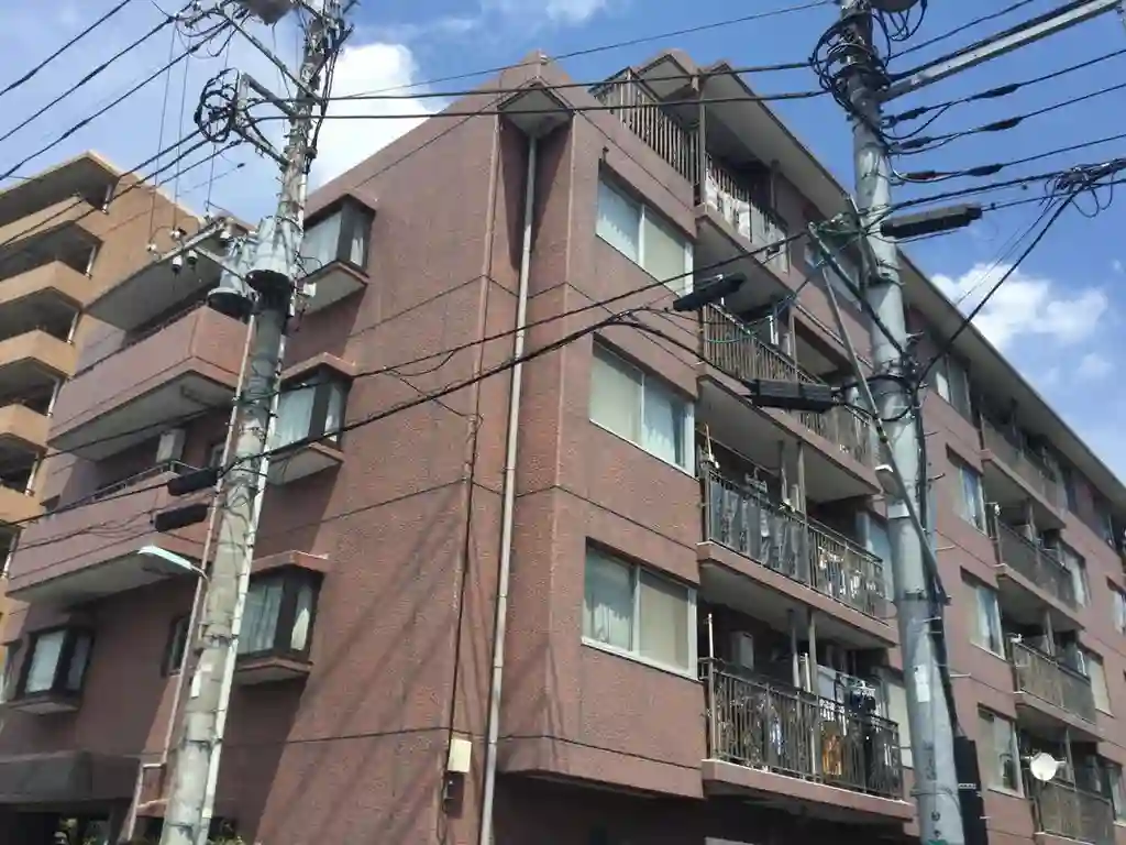 ファミネス調布 外観