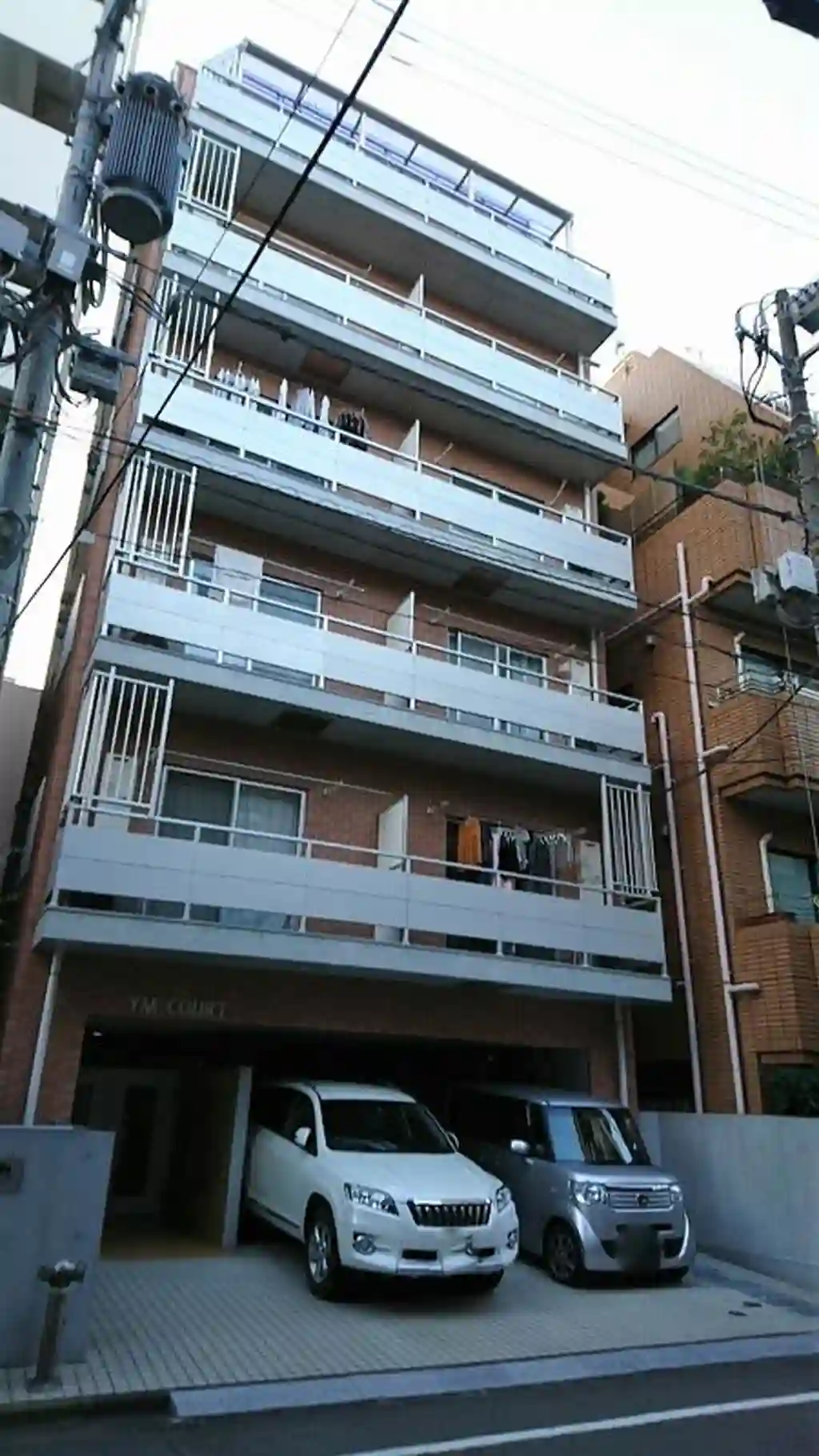 YMコート 外観