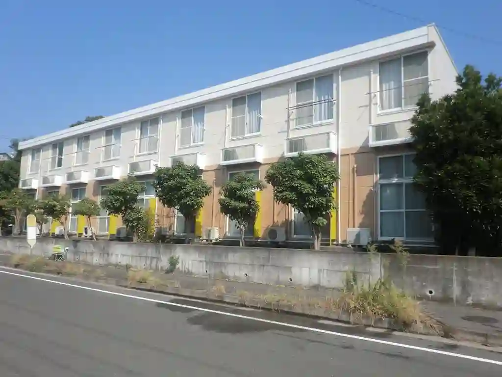 レオパレスアンビシャス聖園 外観