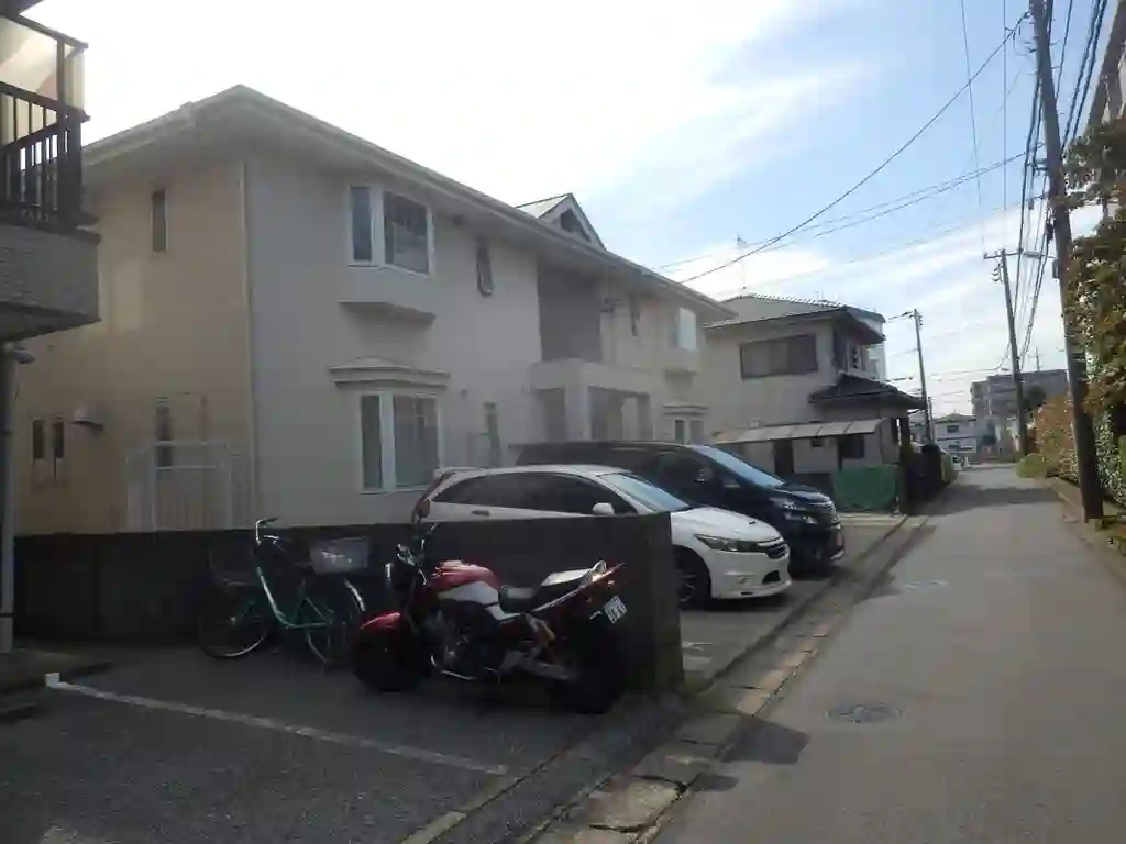 ホワイトビラ薬園台 外観