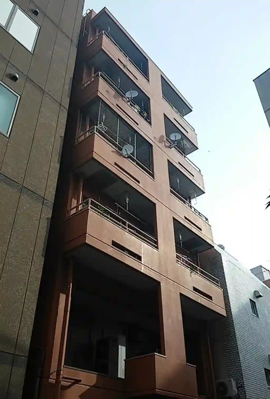 泊第一ビル 外観