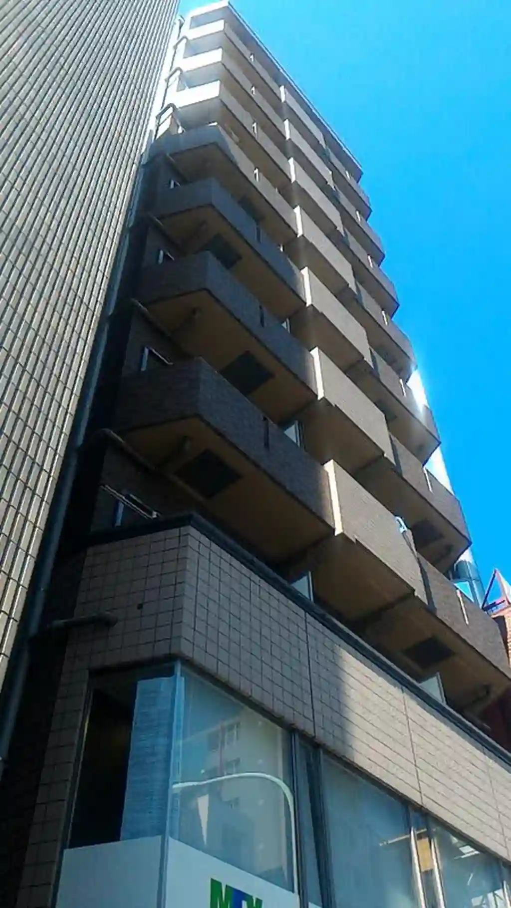 LAVOGUENATU 外観