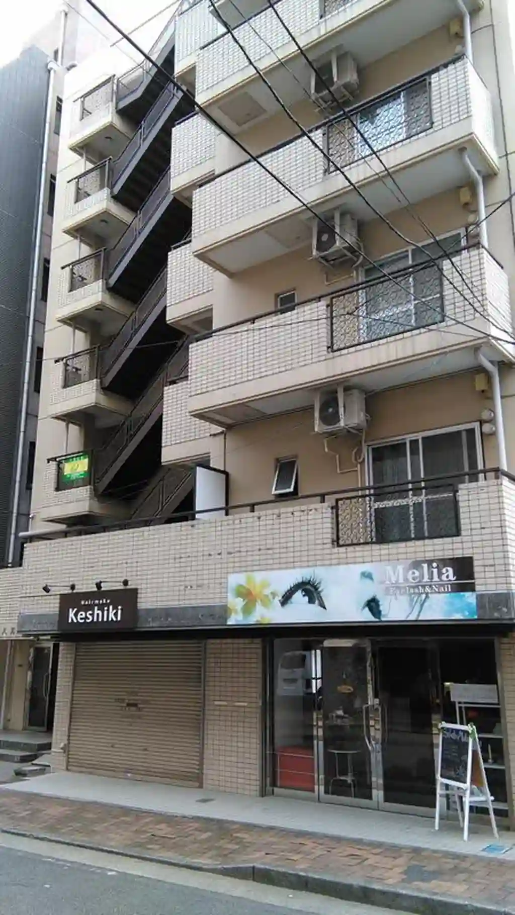 八万ビル 外観