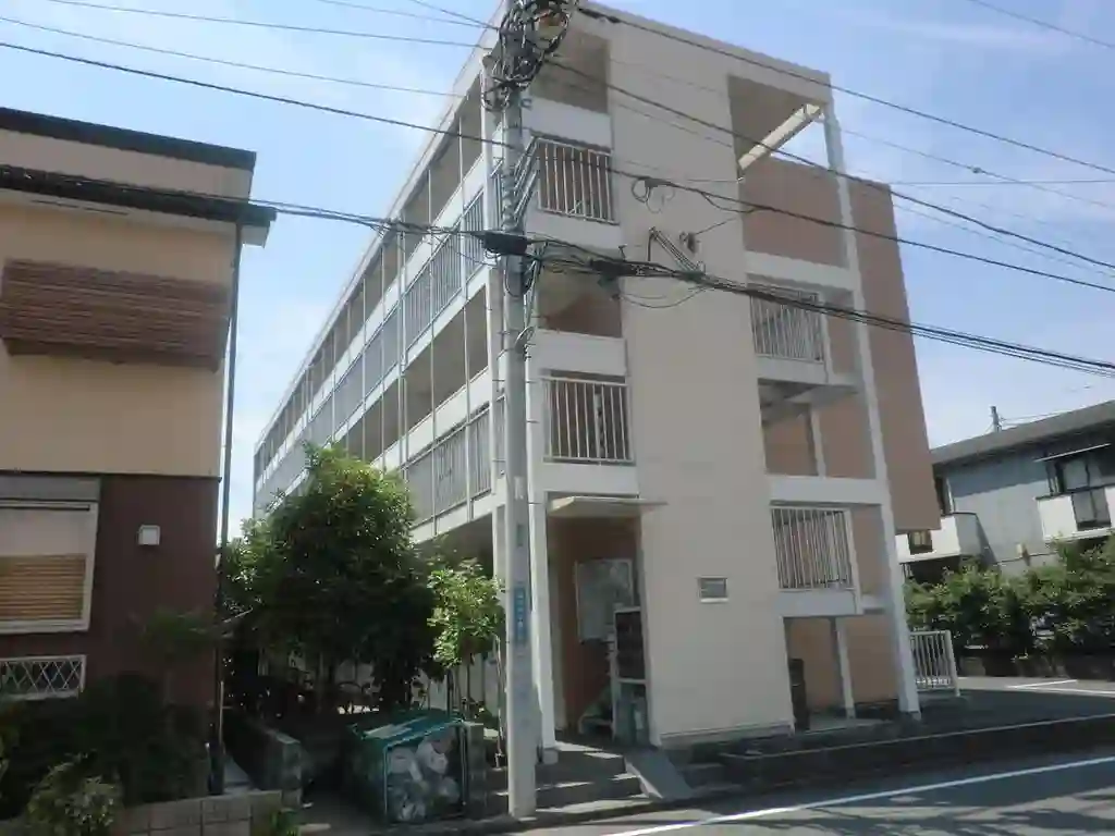 レオパレスハピネス湘南 外観