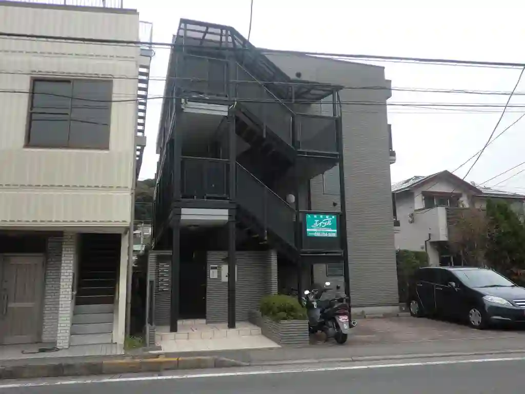 イースト逗子アパートメント 外観