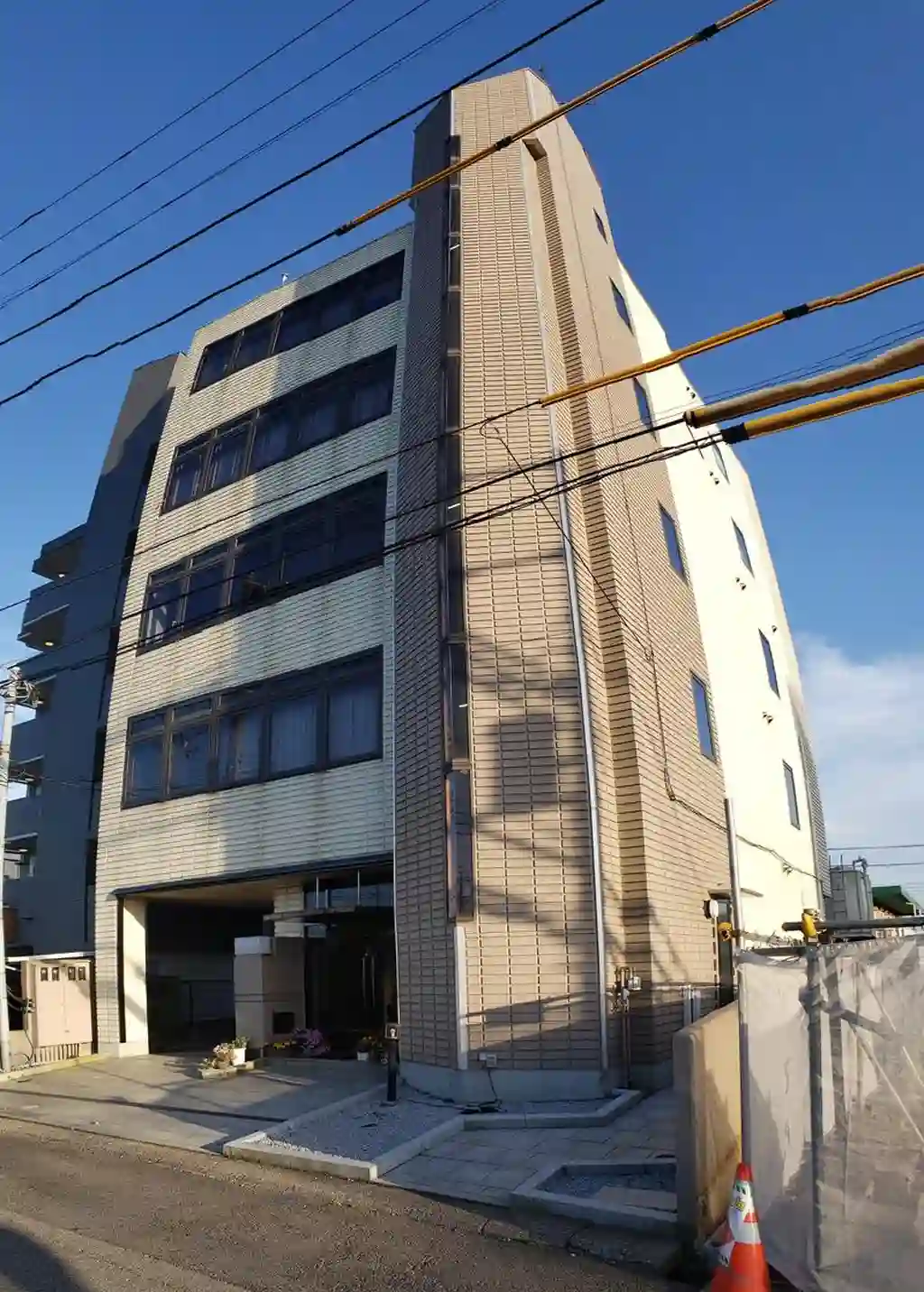 オカダビル 外観
