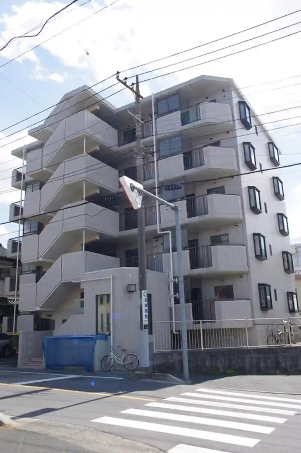 コアロード与野 外観