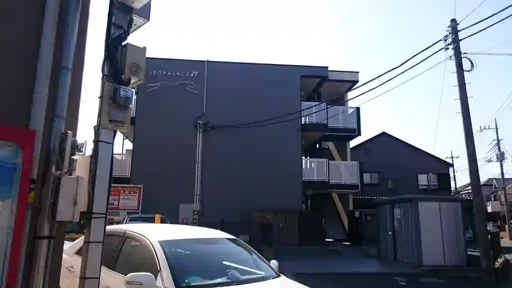 レオパレスアルファード 外観
