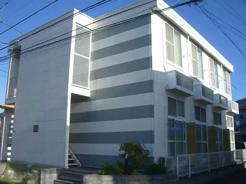 レオパレスニューアミューズ 外観