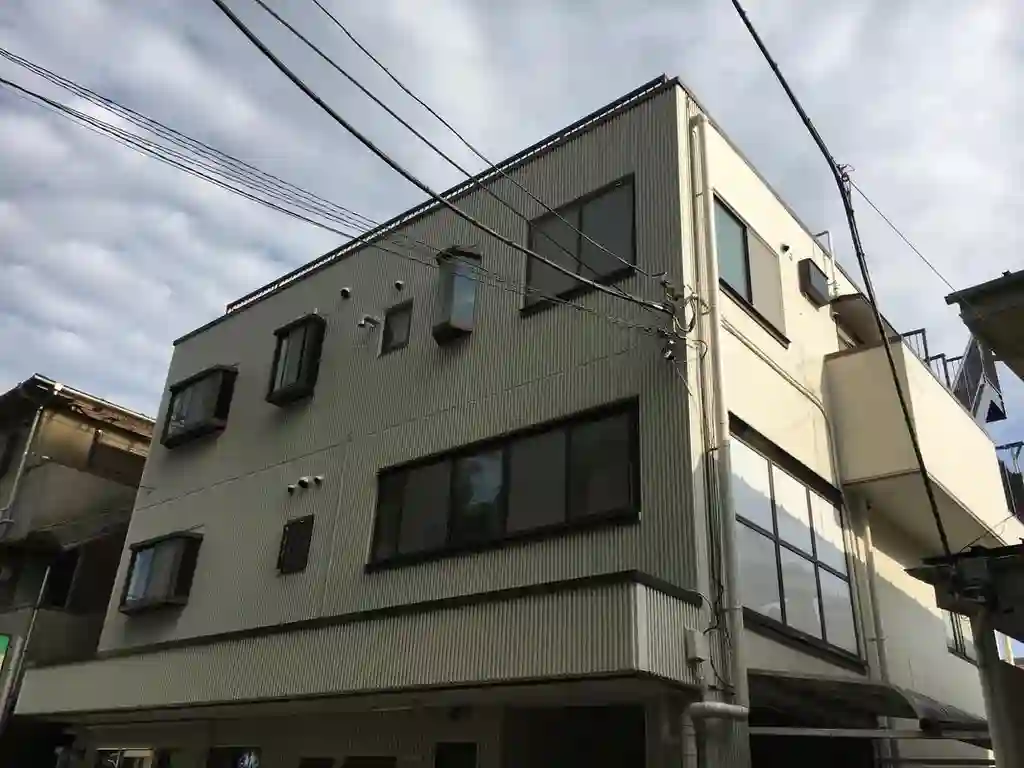 リライアンス 外観