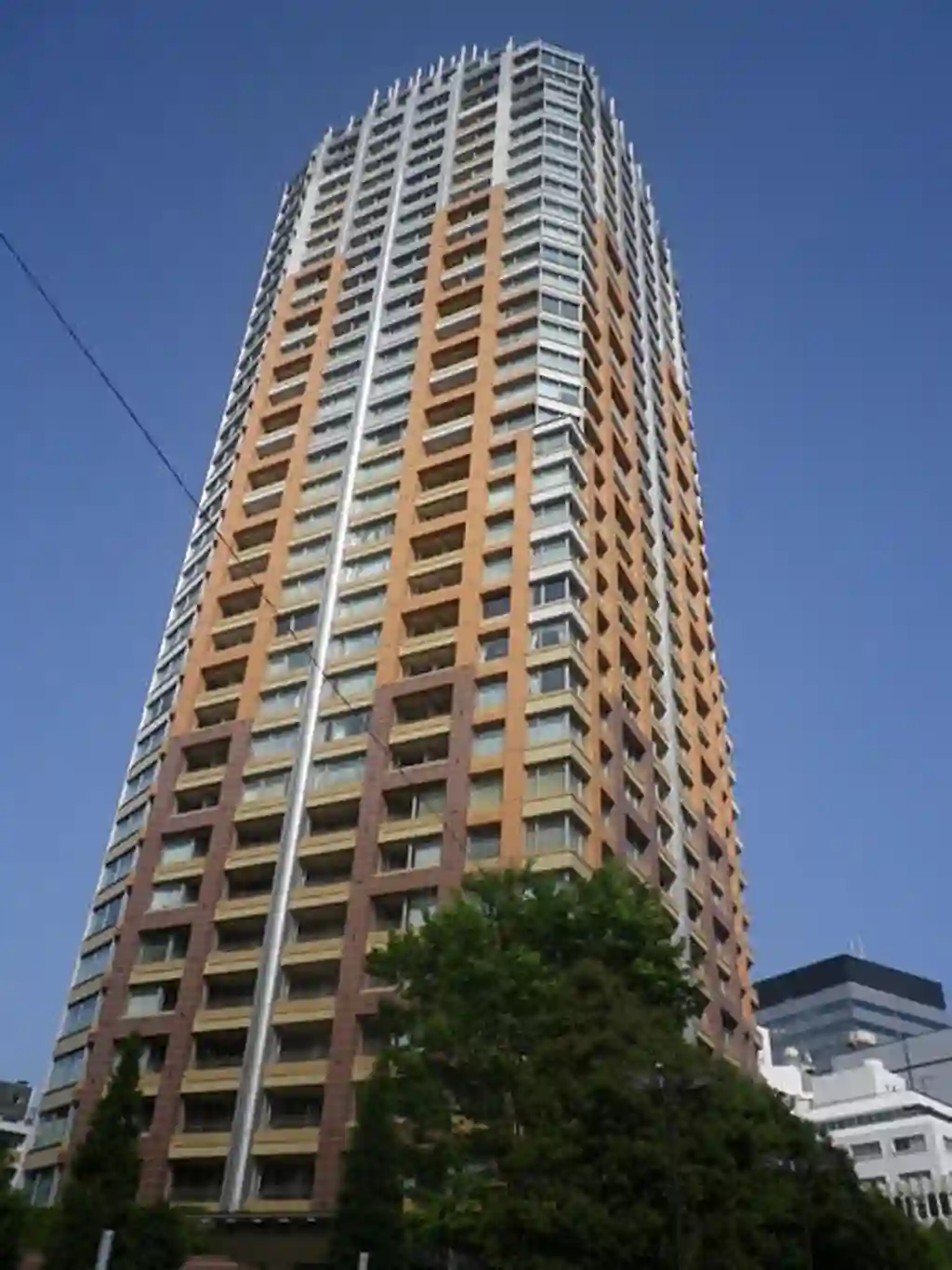 青山パークタワー 外観