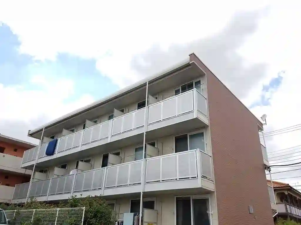 レオパレスヴィース泰光 外観