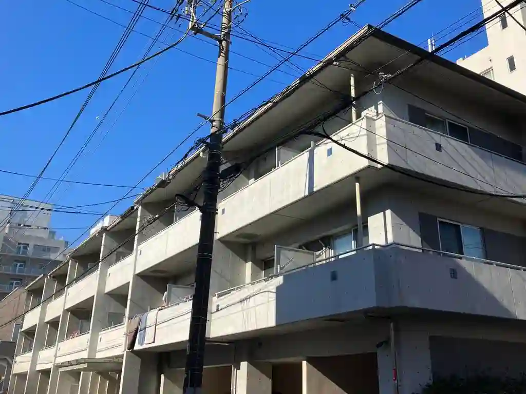 LuogoEst 外観