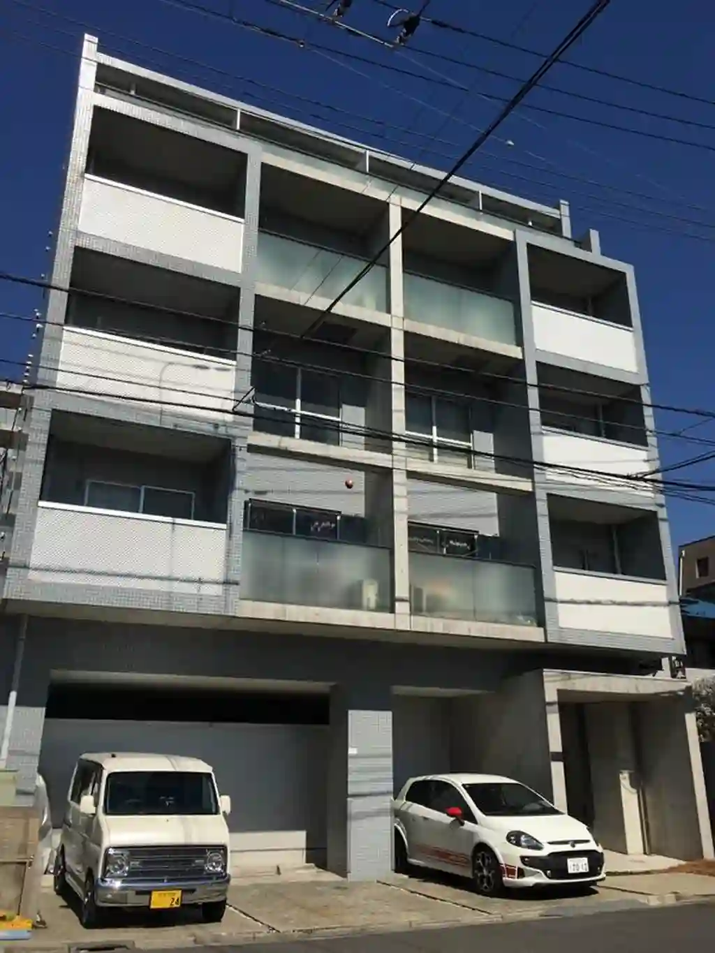 コライユ 外観