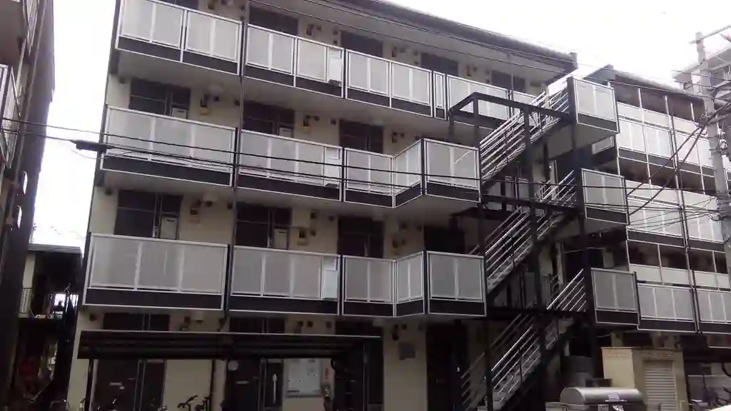 レオパレスコナ ヴィレッジ 外観