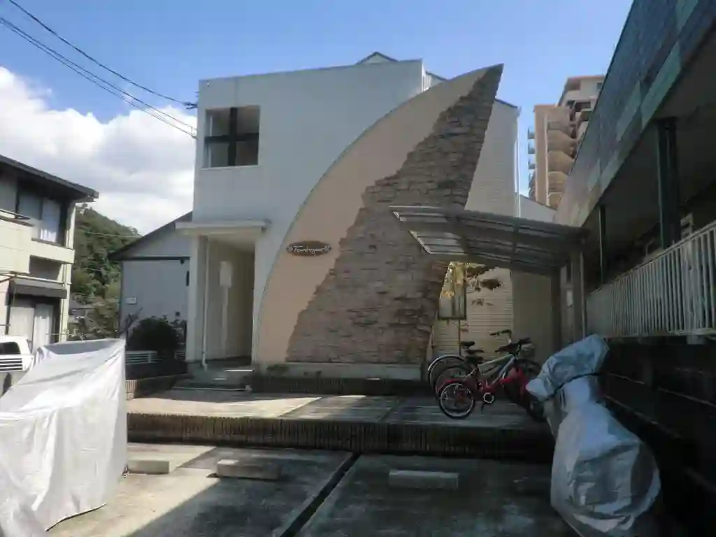 トル トゥーガ 外観
