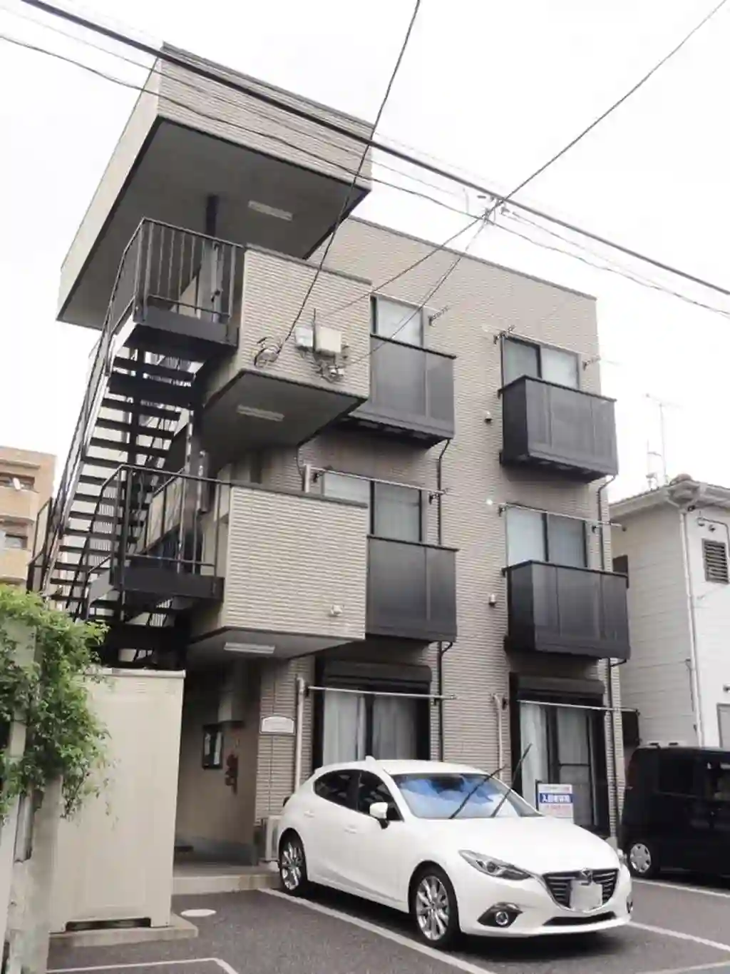 アンプルールフェール ロザリアン 外観