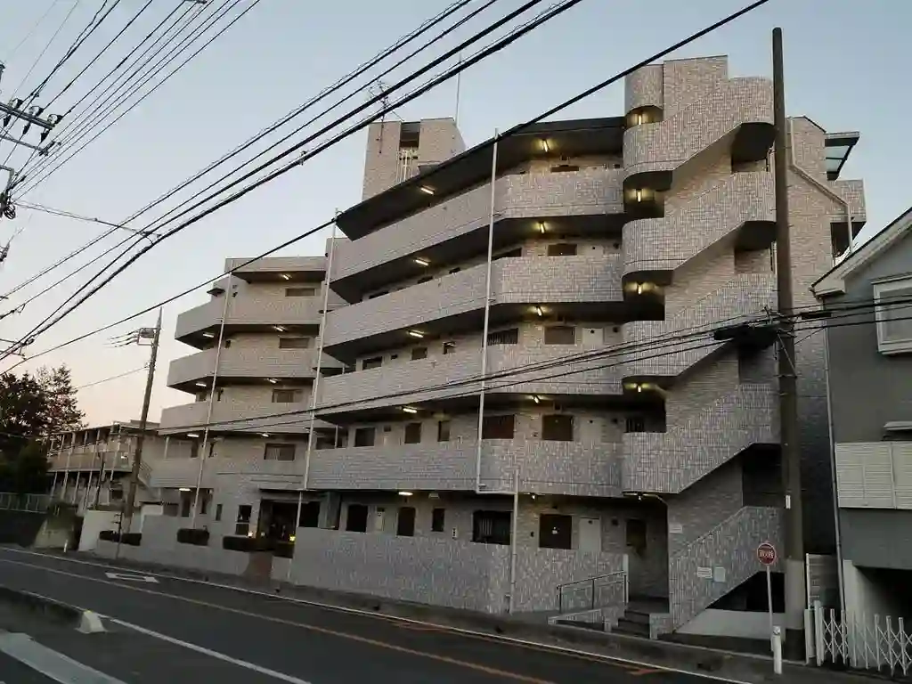 センチュリー稲荷山公園 外観