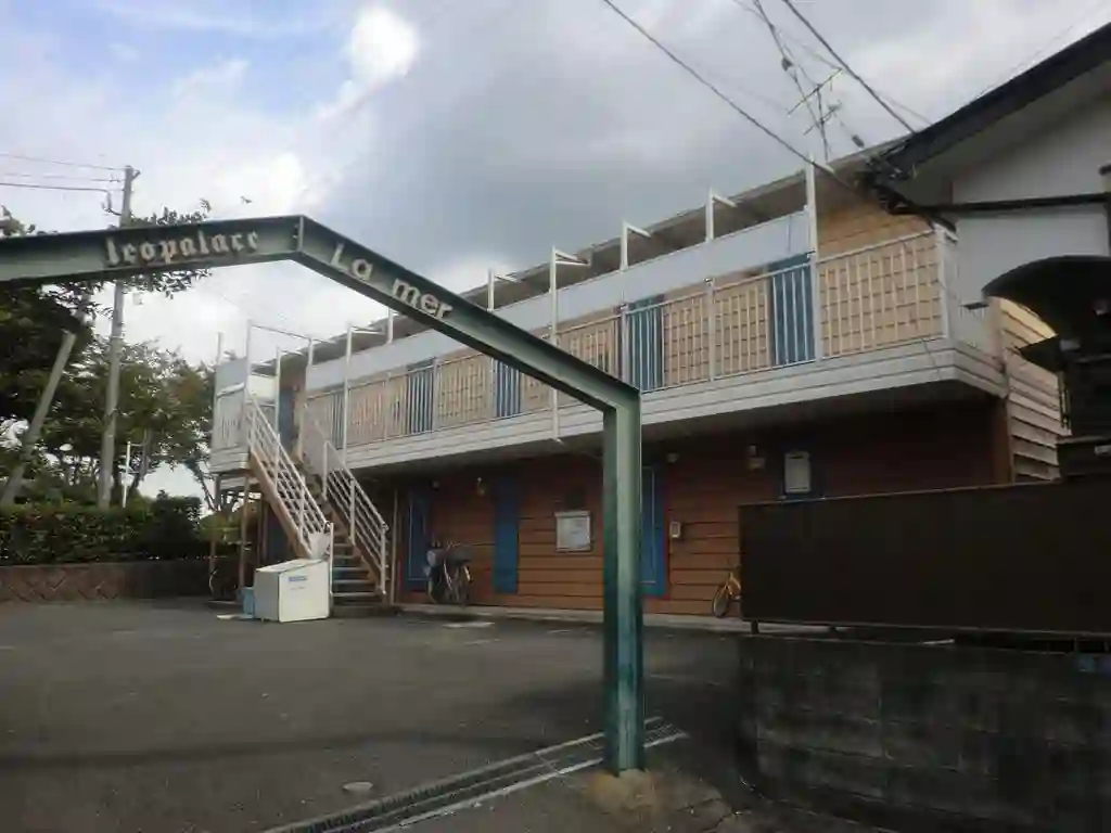レオパレスラ・メール 外観