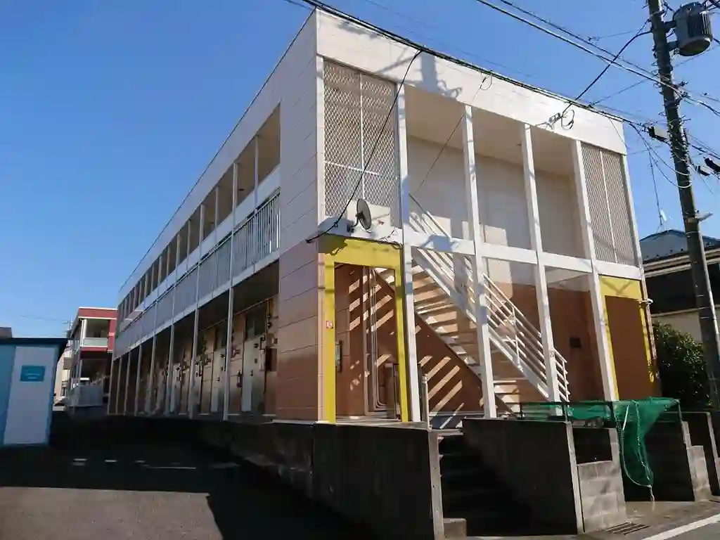 レオパレスルミエール 外観