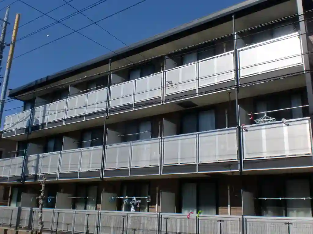レオパレスサンピエスタ 外観