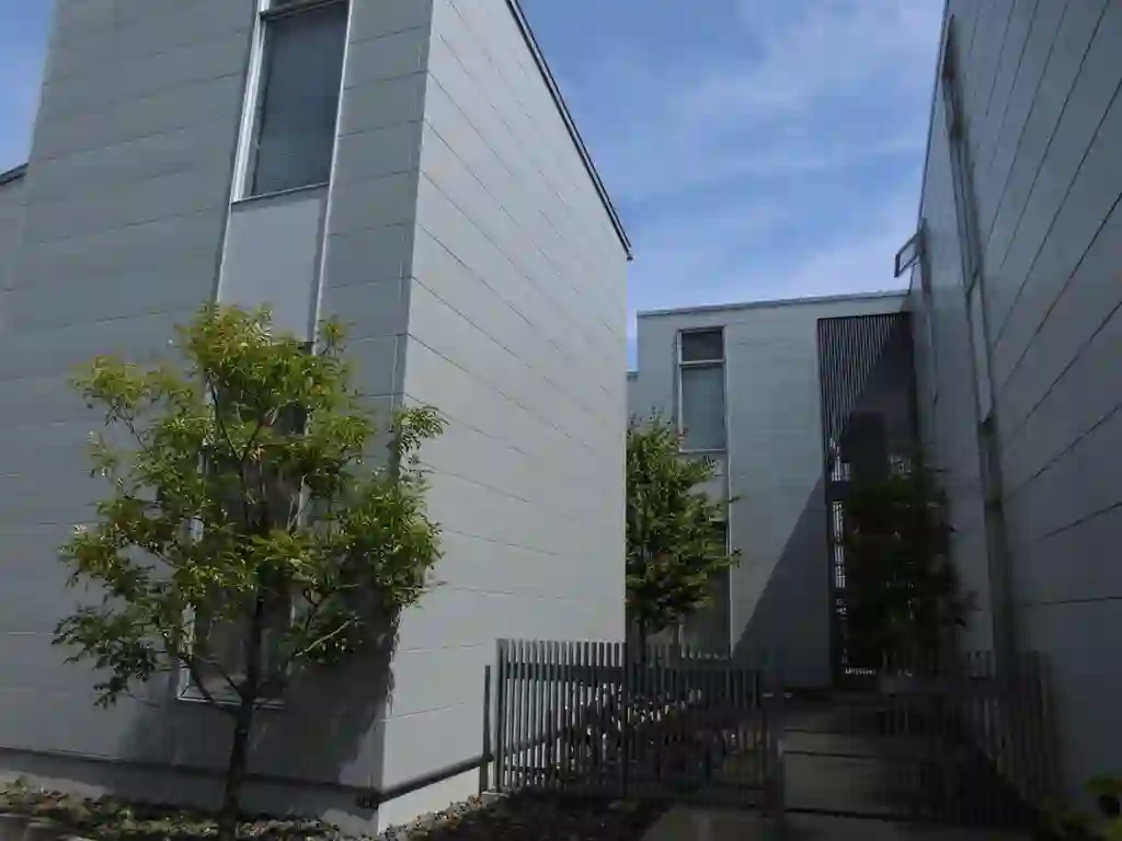 APARTMENTS F2 外観