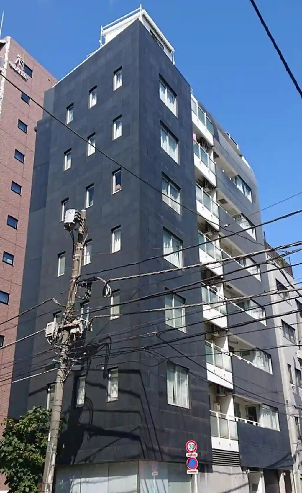 CREA 外観
