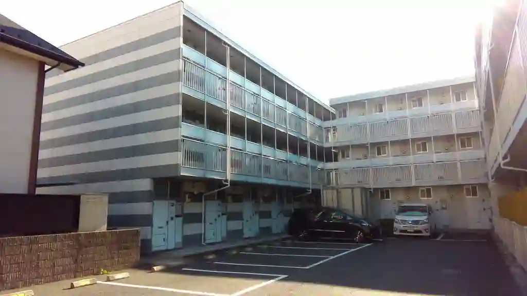 レオパレスSKK・マンションIII 外観