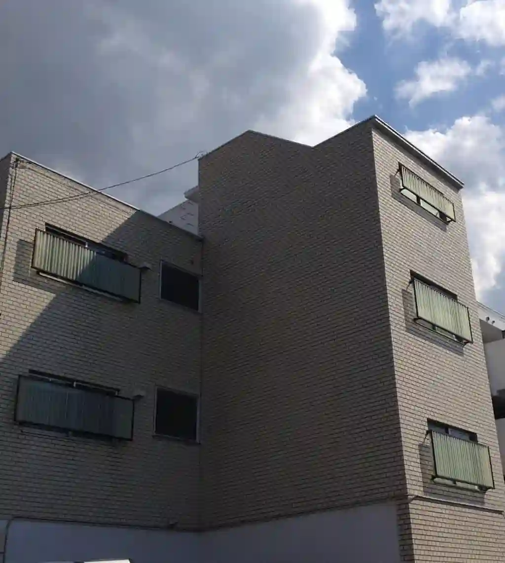 デラこもね 外観