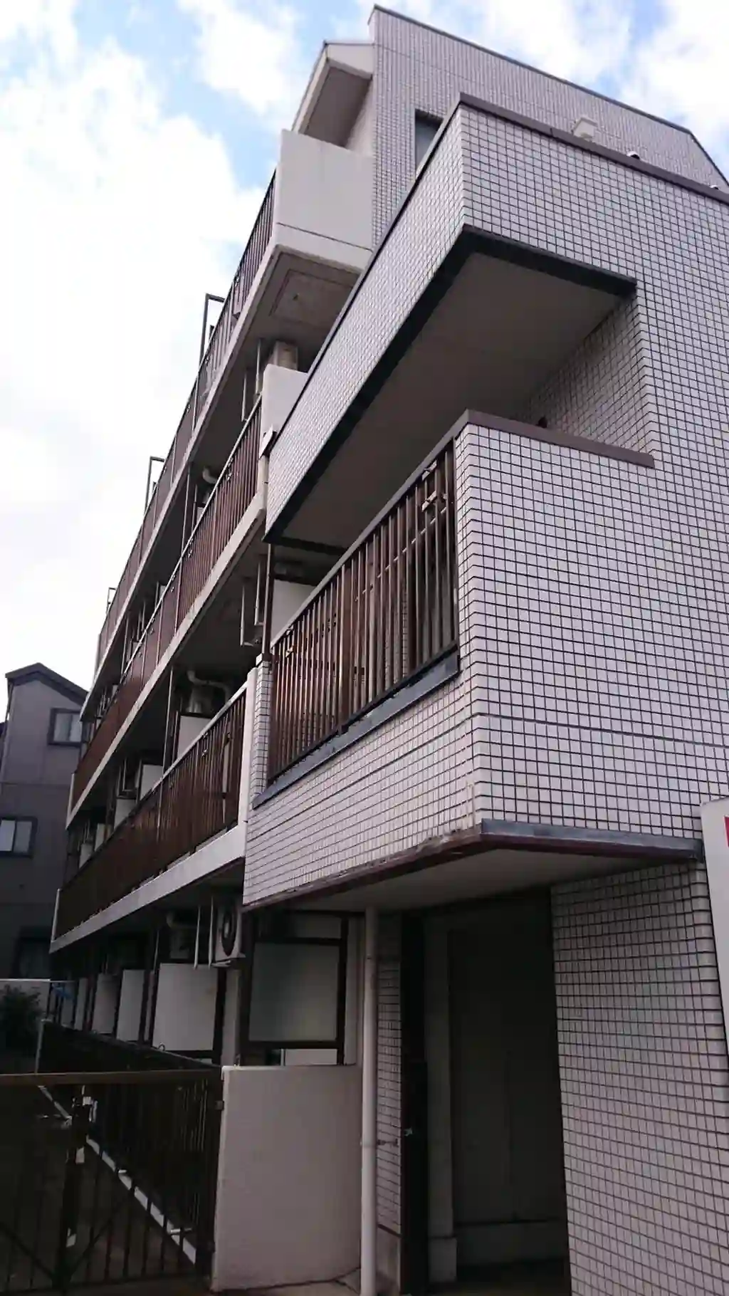 プールパール小豆沢 外観