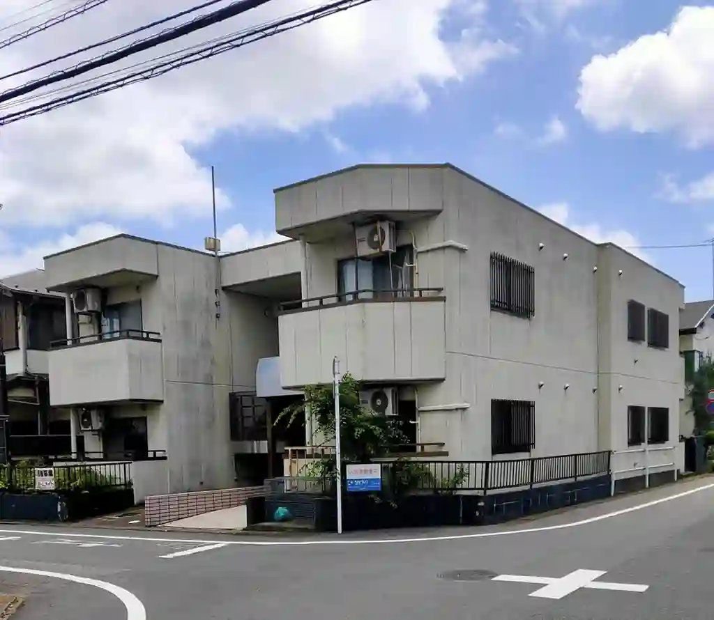 アラン・シャベル 外観