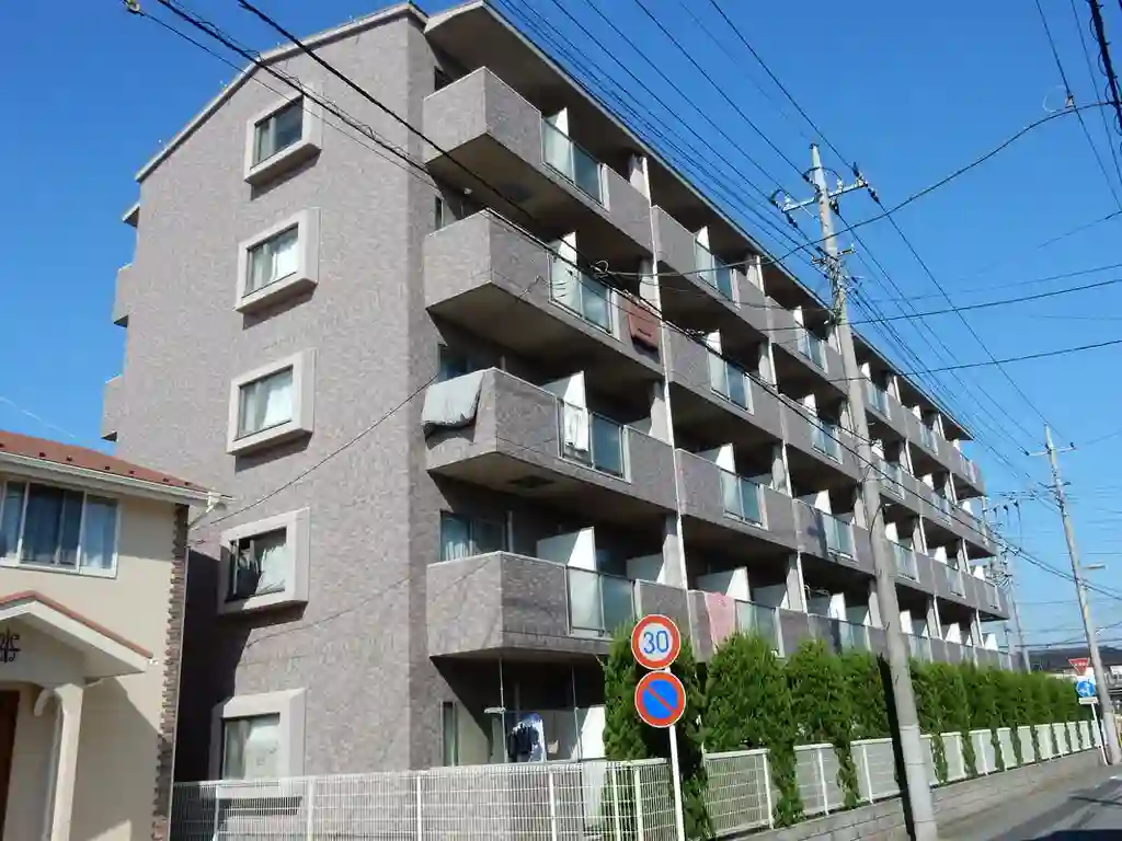 ジュネス 外観
