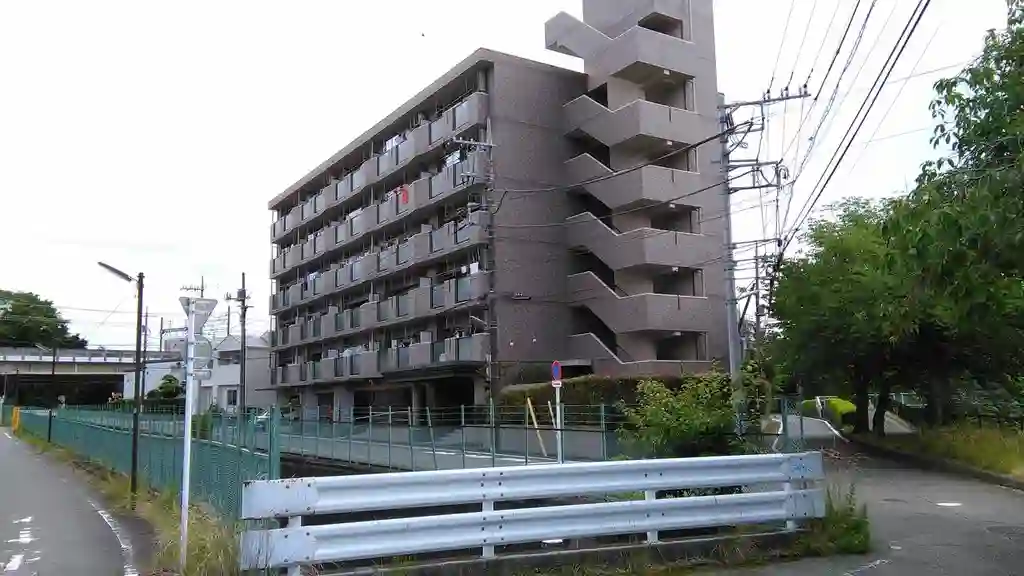 富志正 外観