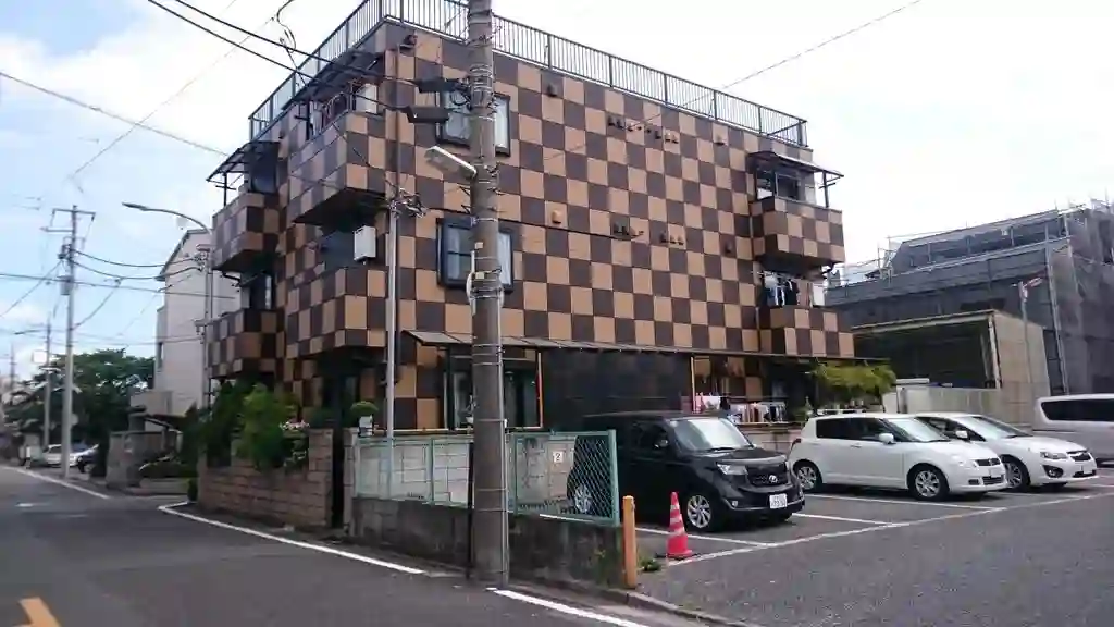 ACROSS 外観