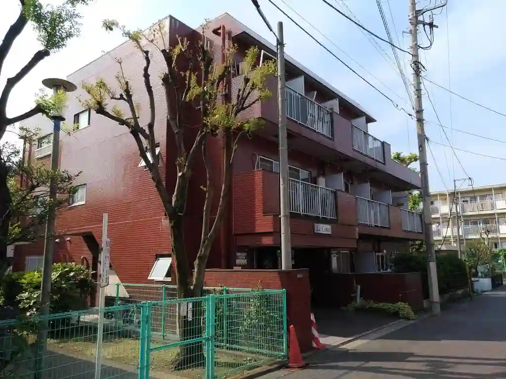 ラカーサ 外観