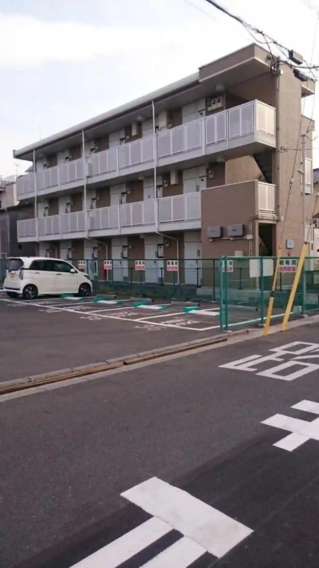 レオパレスカリン 外観