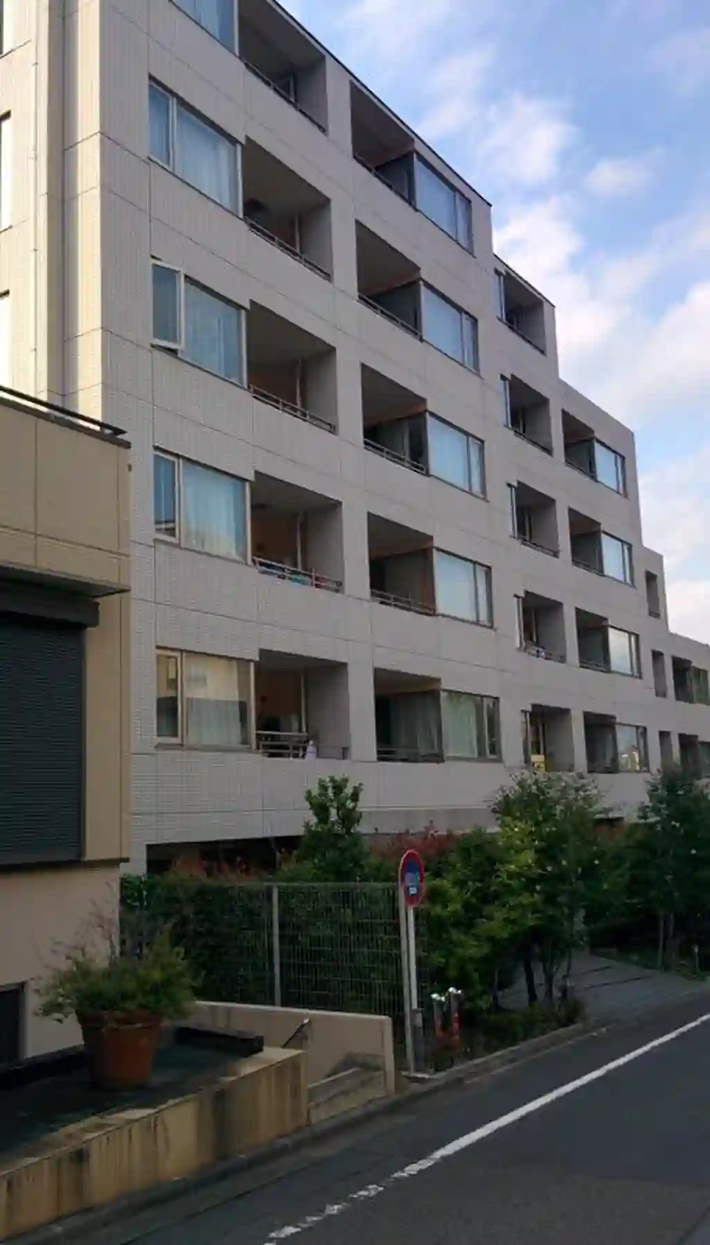 カルデアガーデン多摩永山壱番館 外観