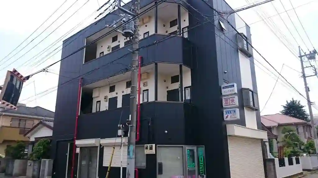 アドミナムール 外観