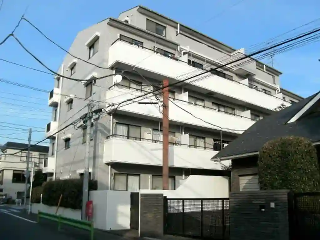 サムズコート 外観
