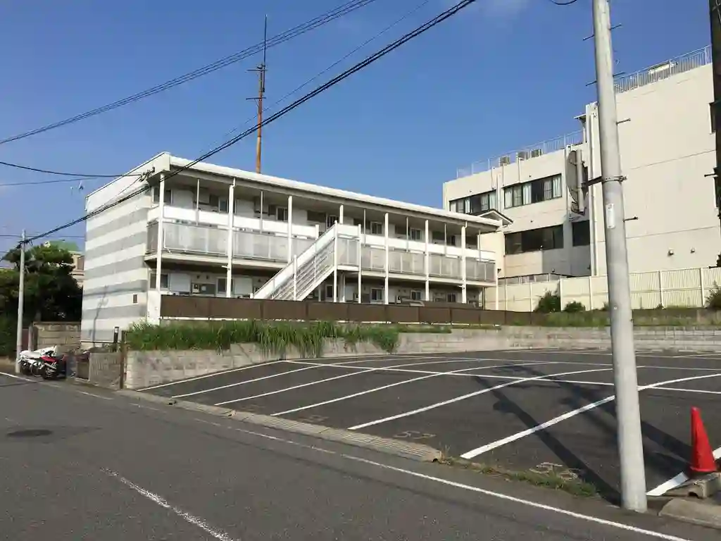 レオパレスしらゆり 外観