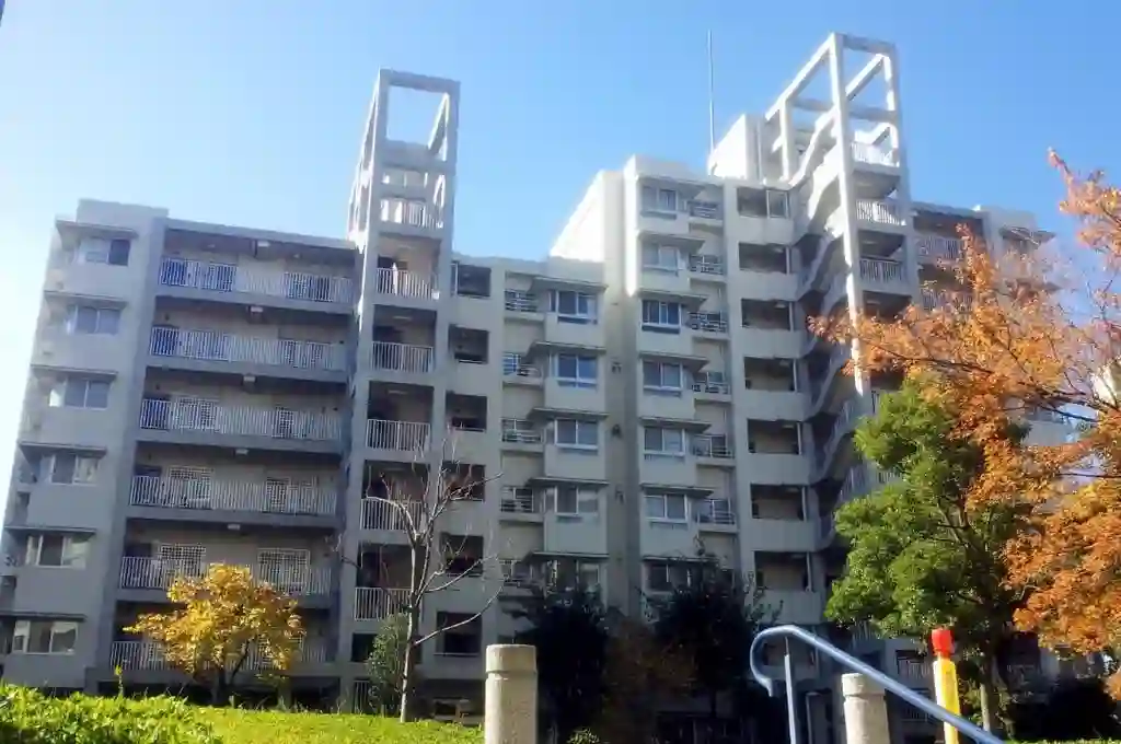 南大沢学園萌樹の丘3-2-3号棟 外観